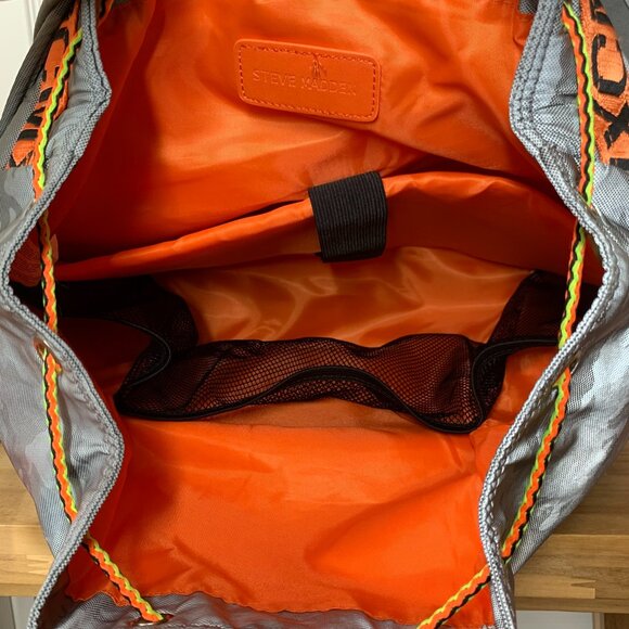 Steve Madden Reflective Silver Camo Backpack + Pouch – Rare! Streetstyle Bag